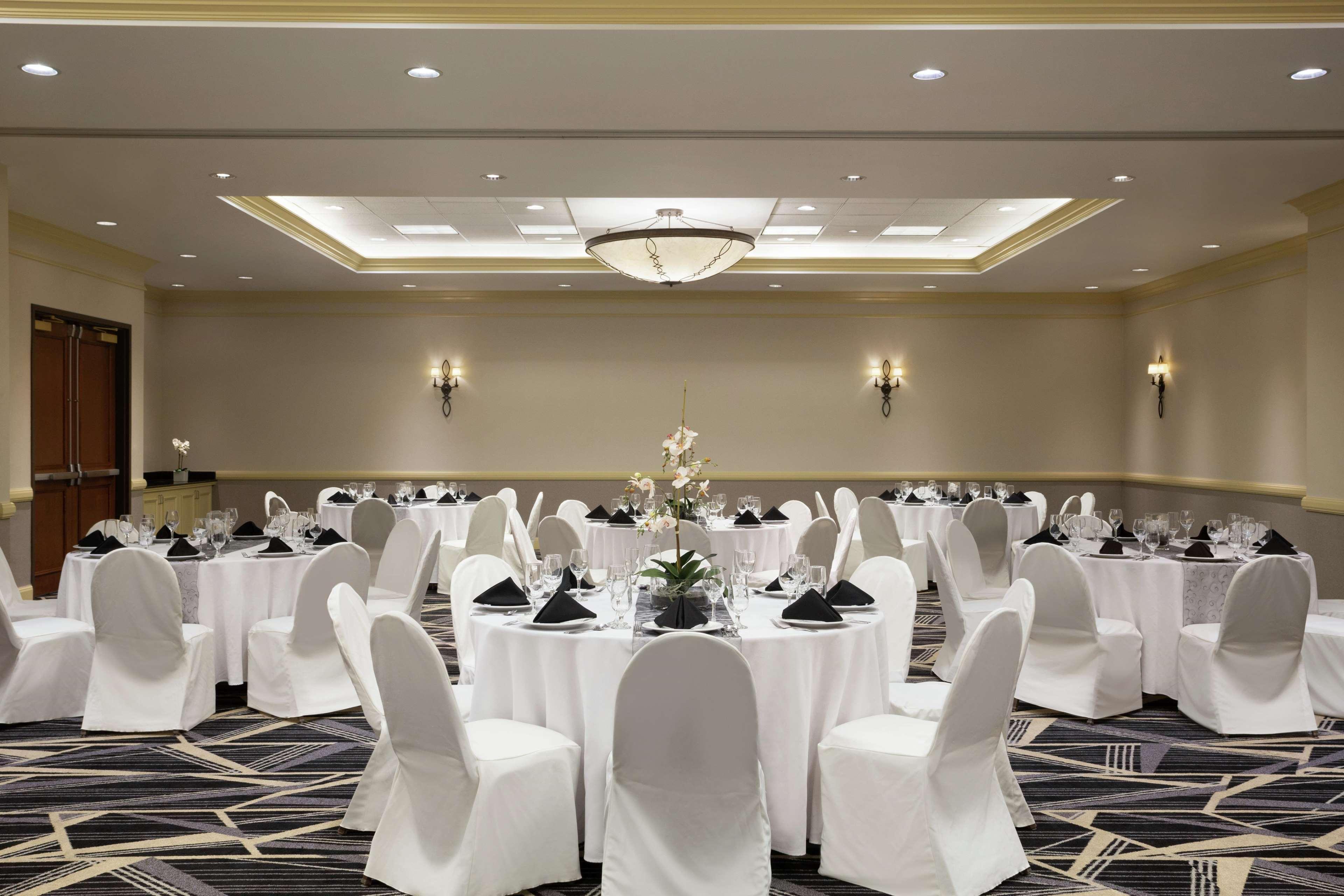 Embassy Suites By Hilton Denver International Airport Exterior foto