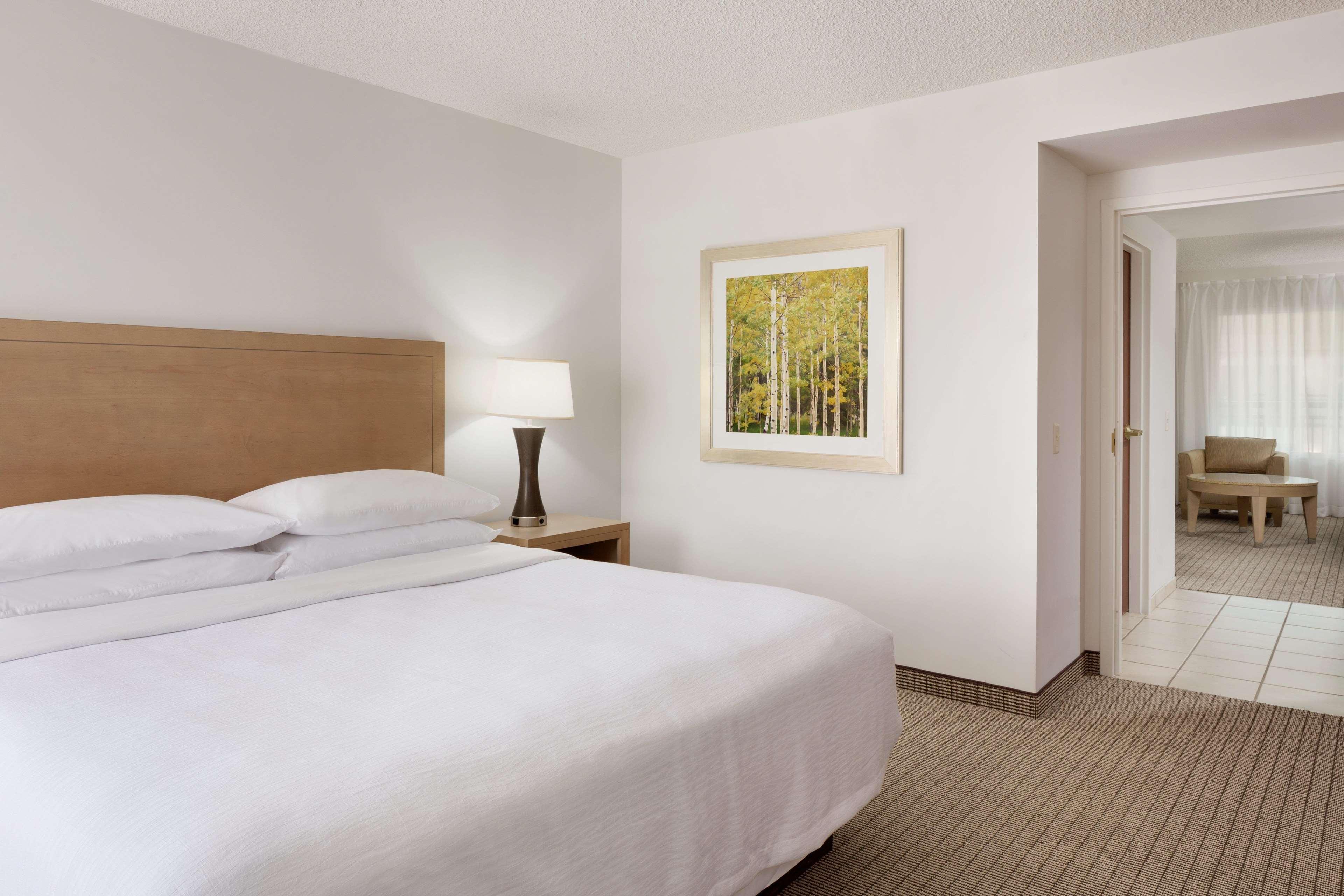 Embassy Suites By Hilton Denver International Airport Exterior foto